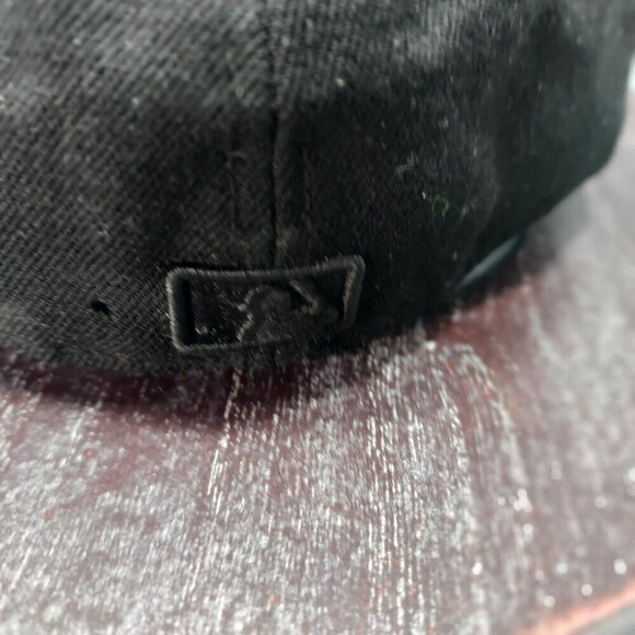 New Era NY Yankees Men's Fitted Cap - All Black (59FIFTY) Size 8 Embroidered - Picture 6 of 16